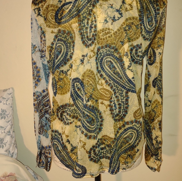 Womens blouse, size Small, long sleeves, snap front Closure, beaded. NWOT - Picture 12 of 13